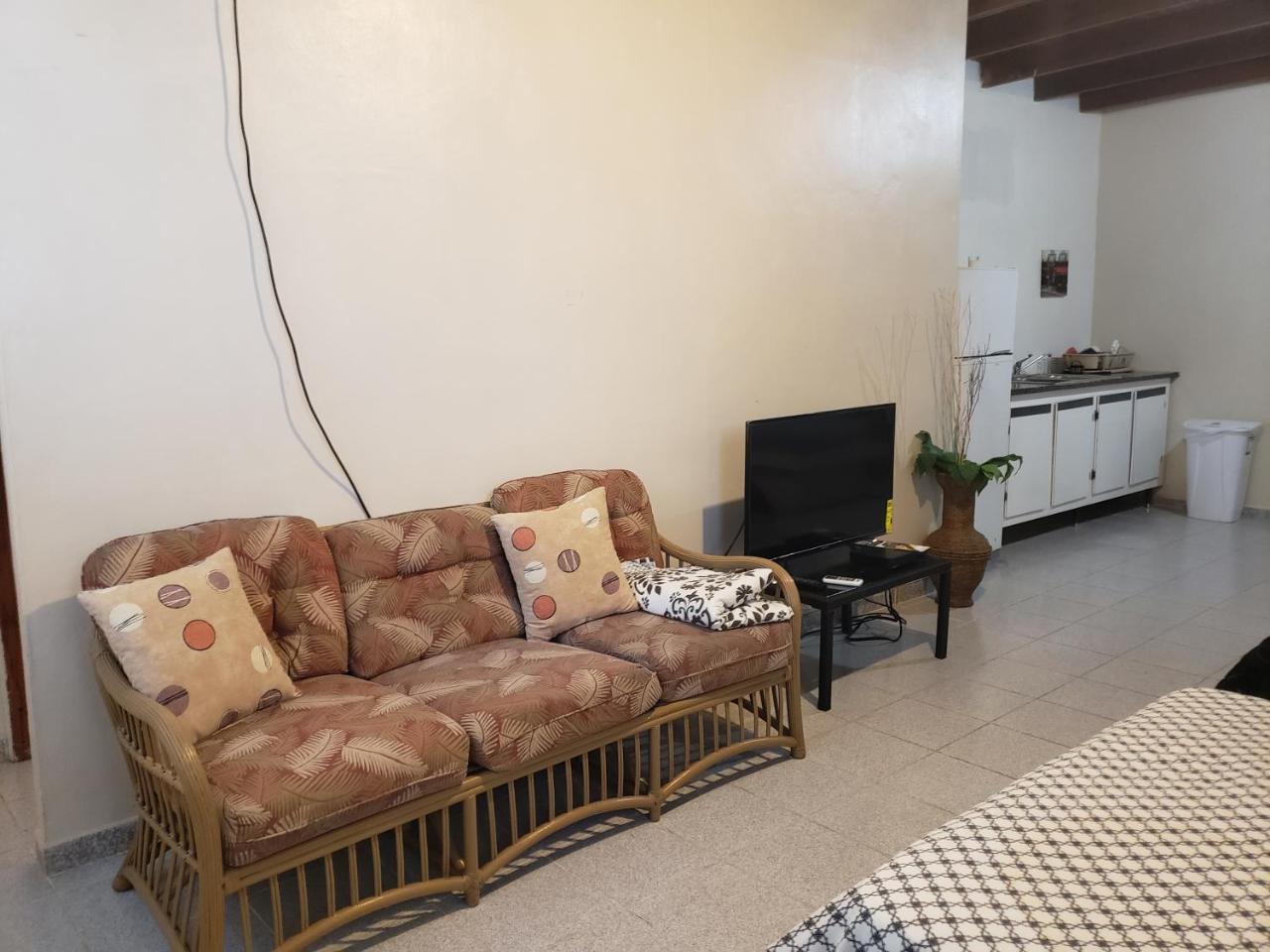 Jardin Del Mar Guesthouse 아티요 외부 사진